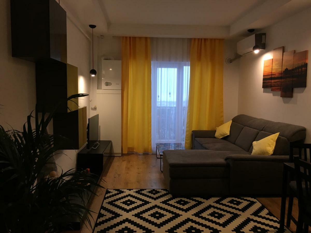 Luxury Apartment With Pool In North Bucharest Cretuleasca Exterior photo